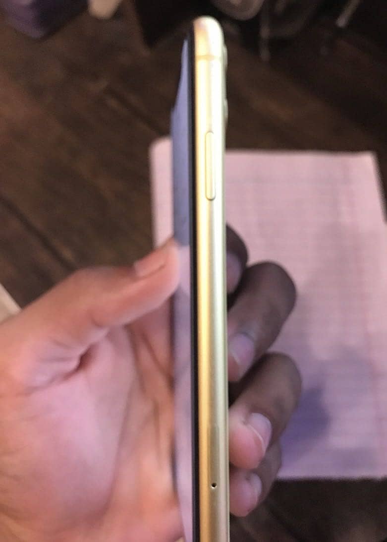 Apple iPhone 11 4