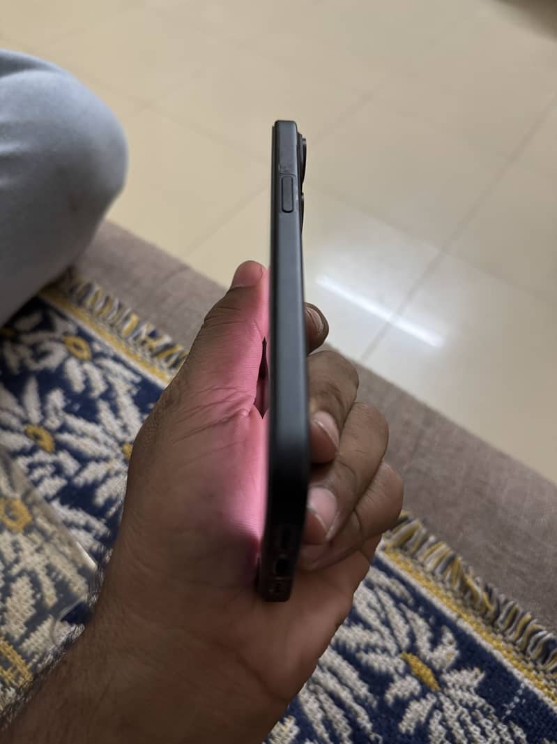 Apple iPhone 15 4