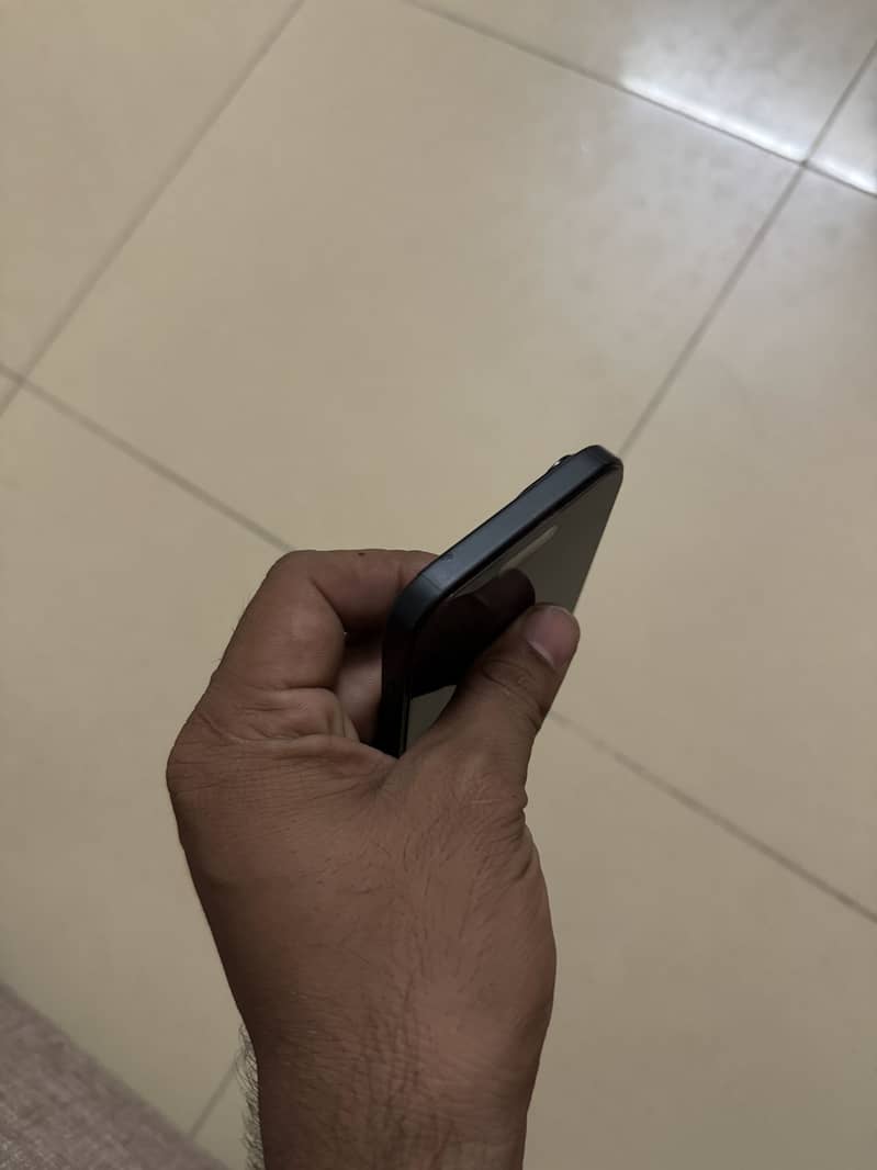 Apple iPhone 15 5