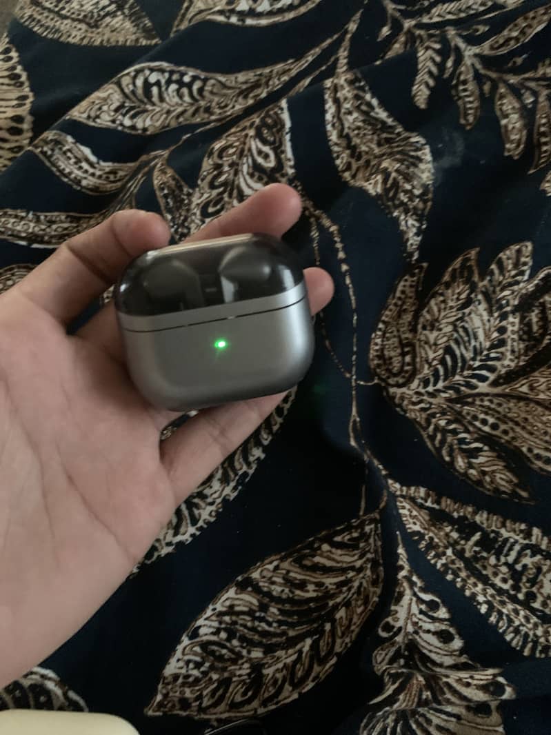 Earbuds 1