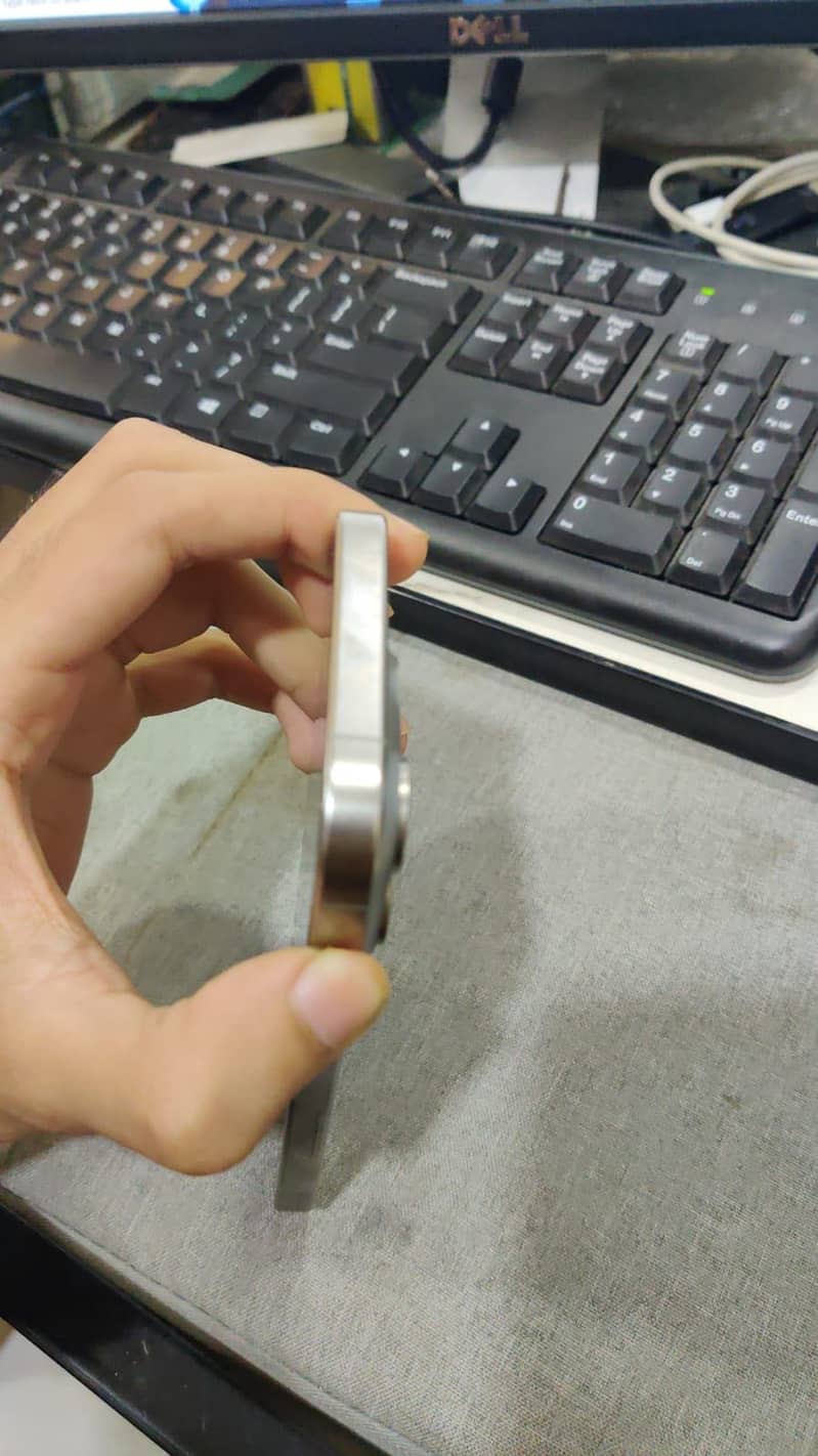 Apple iPhone 15 Pro 0