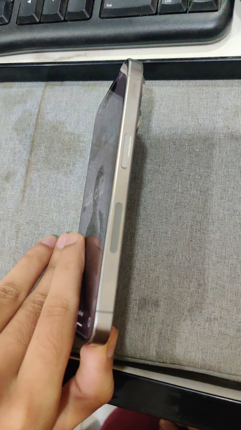 Apple iPhone 15 Pro 3