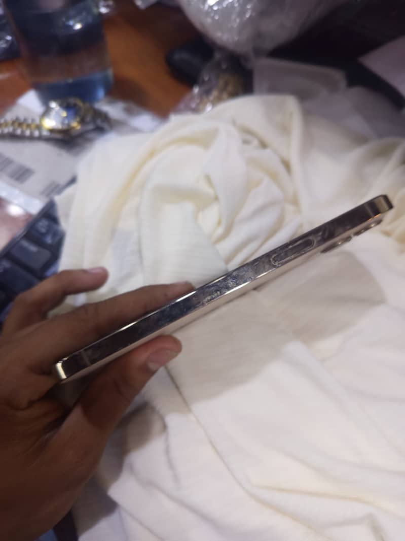 Apple iPhone 12 Pro Max 2