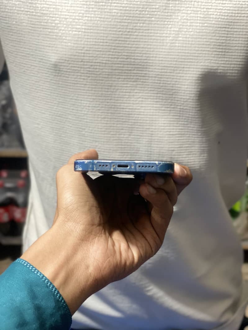 Apple iPhone 13 2