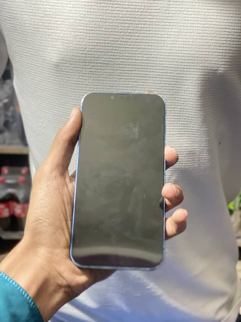 Apple iPhone 13 4