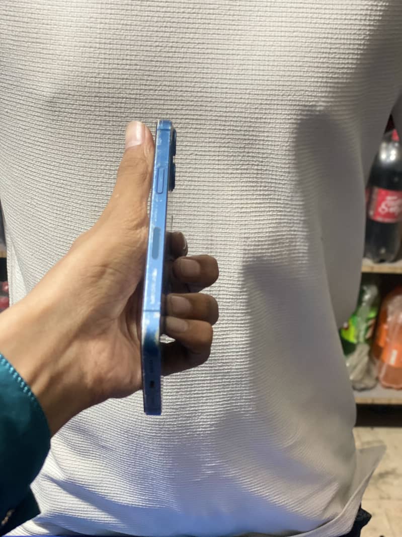 Apple iPhone 13 5