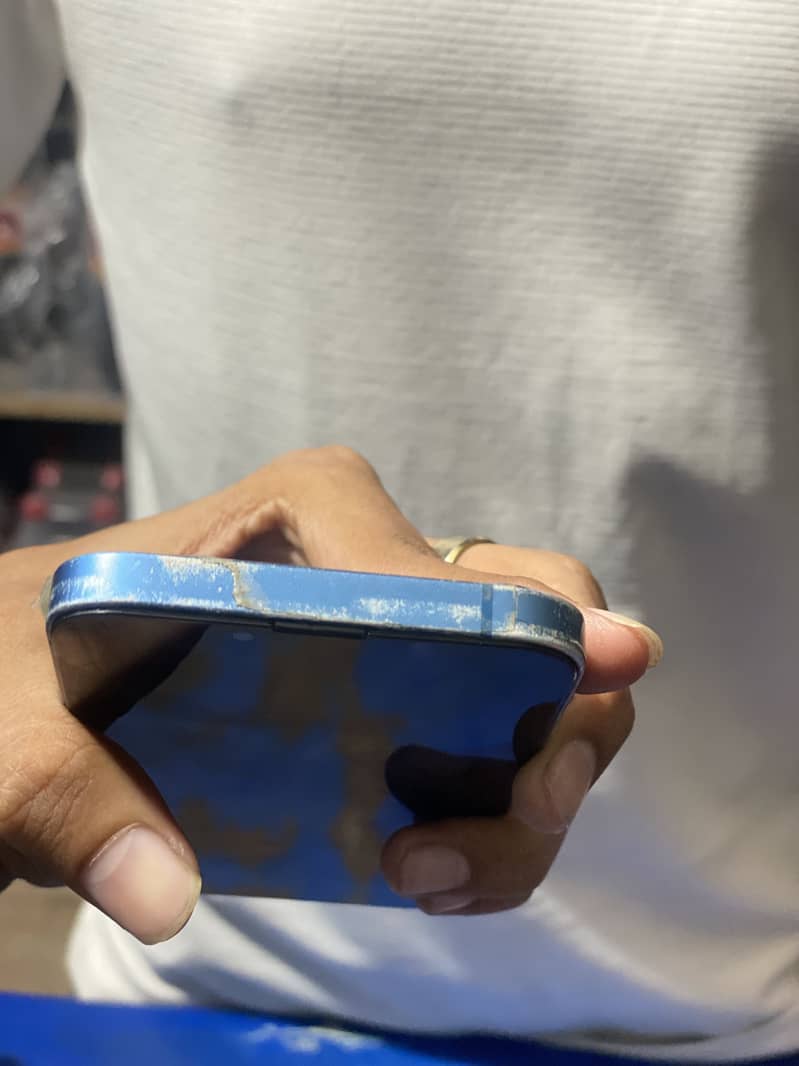 Apple iPhone 13 7