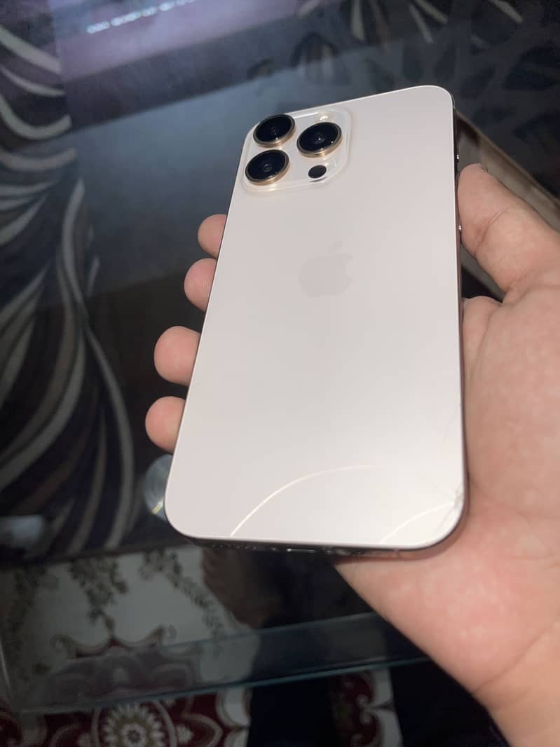 Apple iPhone 16 Pro Max 2