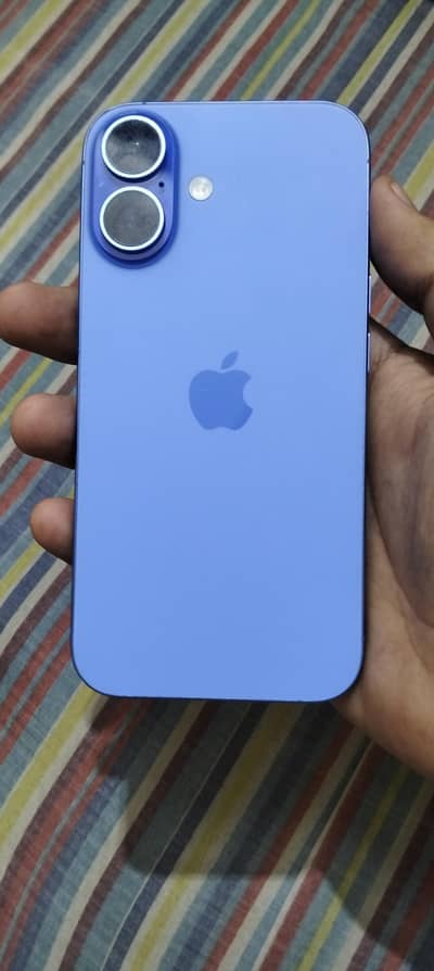 Apple iPhone 16