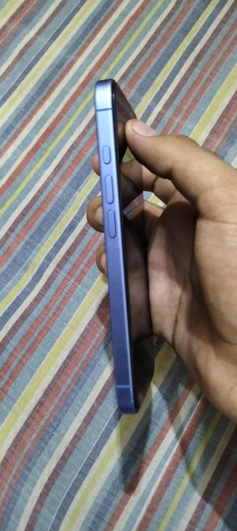 Apple iPhone 16 2