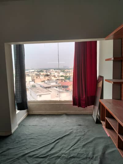 Three bedrooms unfurnished flat available for rent in E11 4