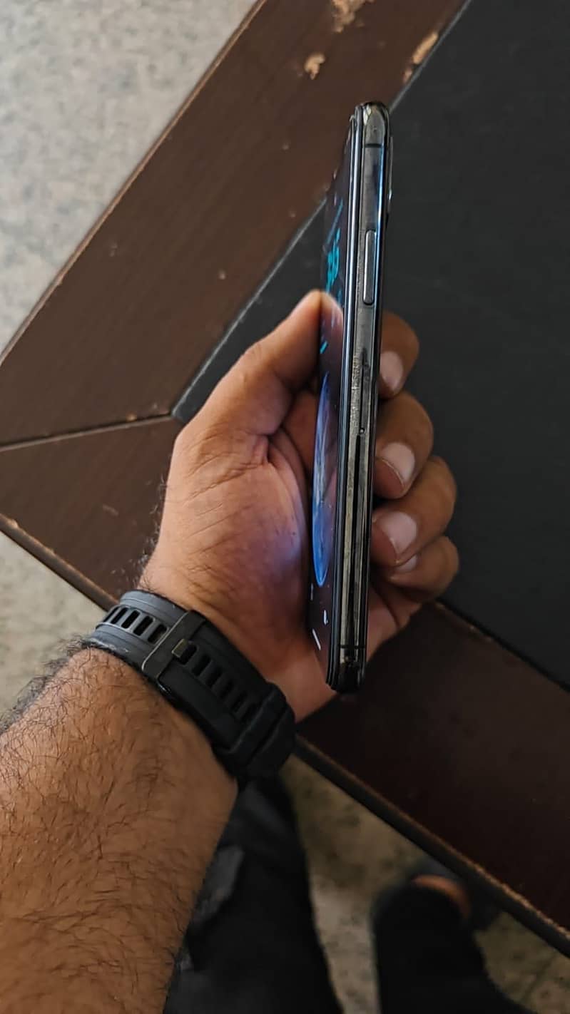 Apple iPhone X 4