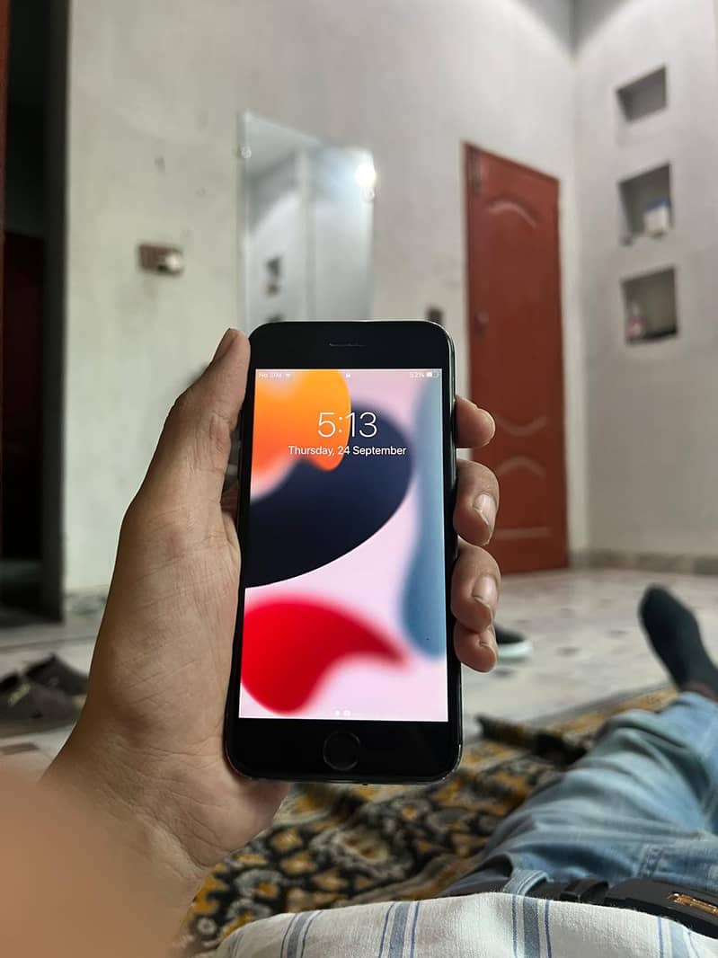 Apple iPhone 7 0