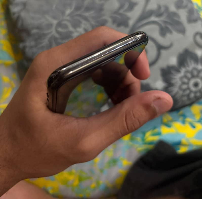 iPhone 11 Pro 0