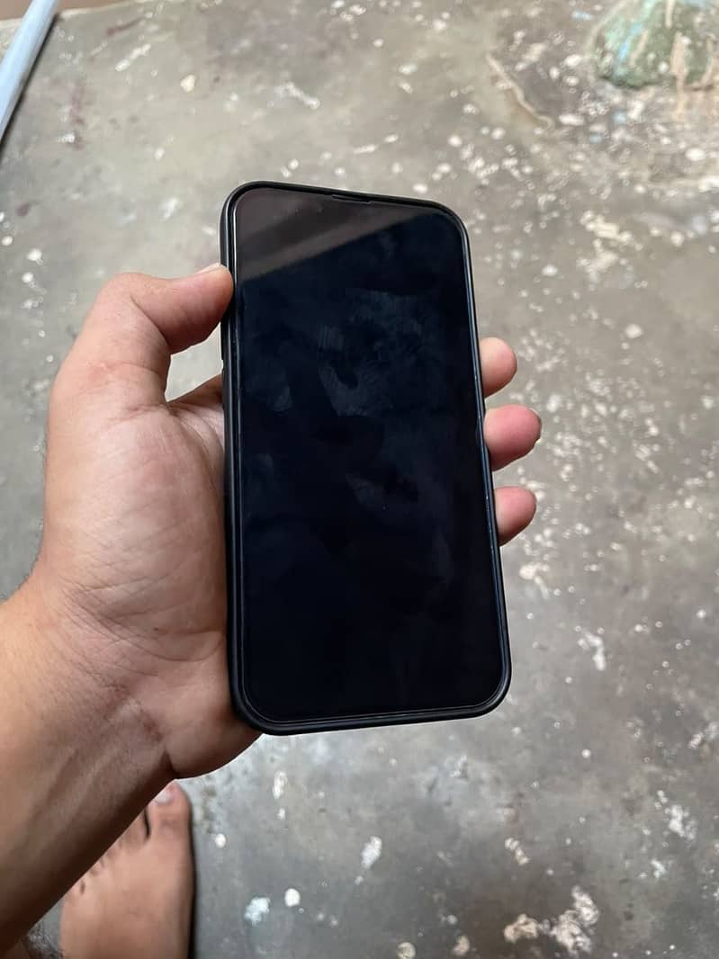 Apple iPhone 13 6