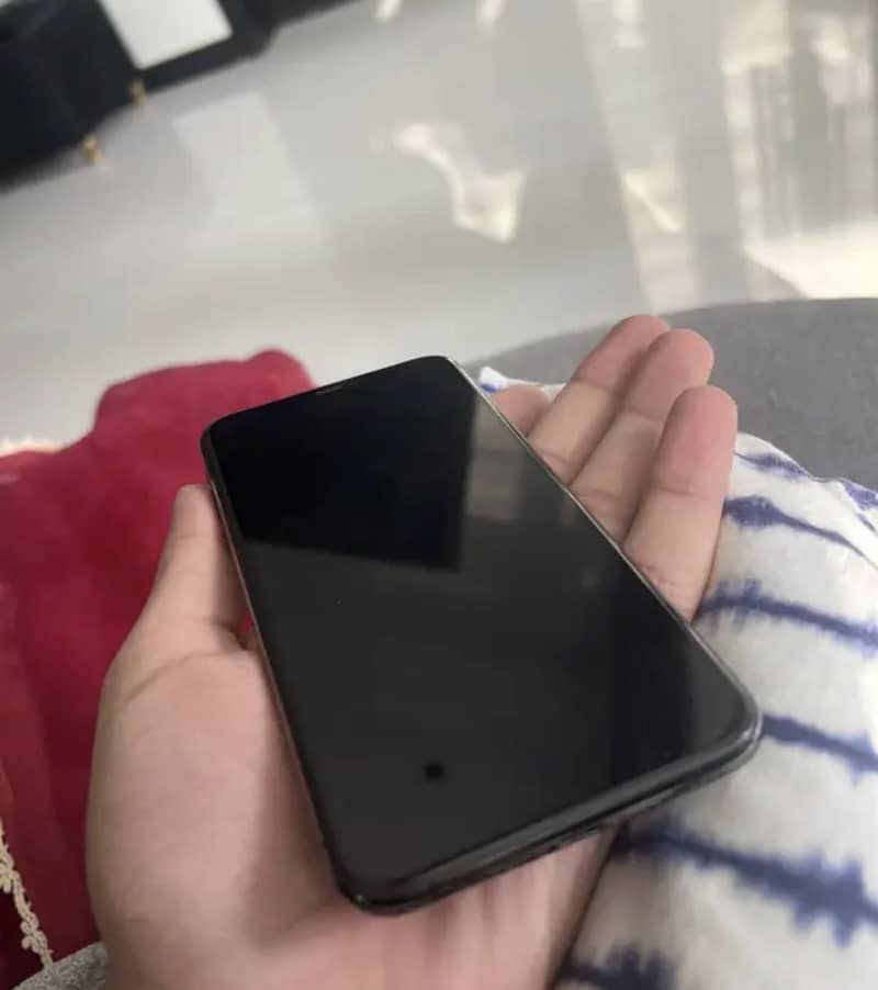 Apple iPhone 11 Pro 1