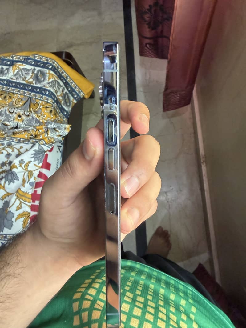 Apple iPhone 13 Pro Max 3
