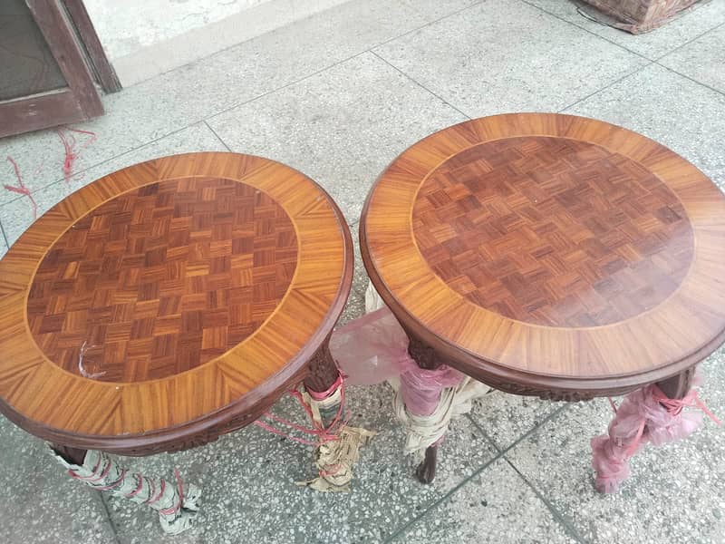 2 cofee table New with 2 coffee chairs 2