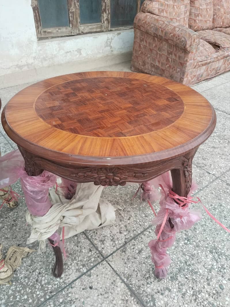 2 cofee table New with 2 coffee chairs 3