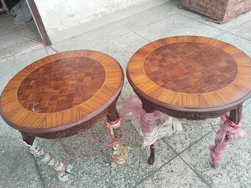 2 cofee table New with 2 coffee chairs 4