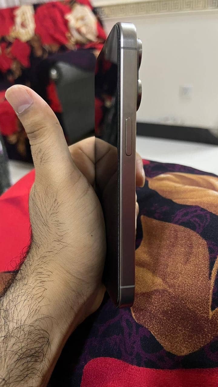 Apple iPhone 15 Pro 3