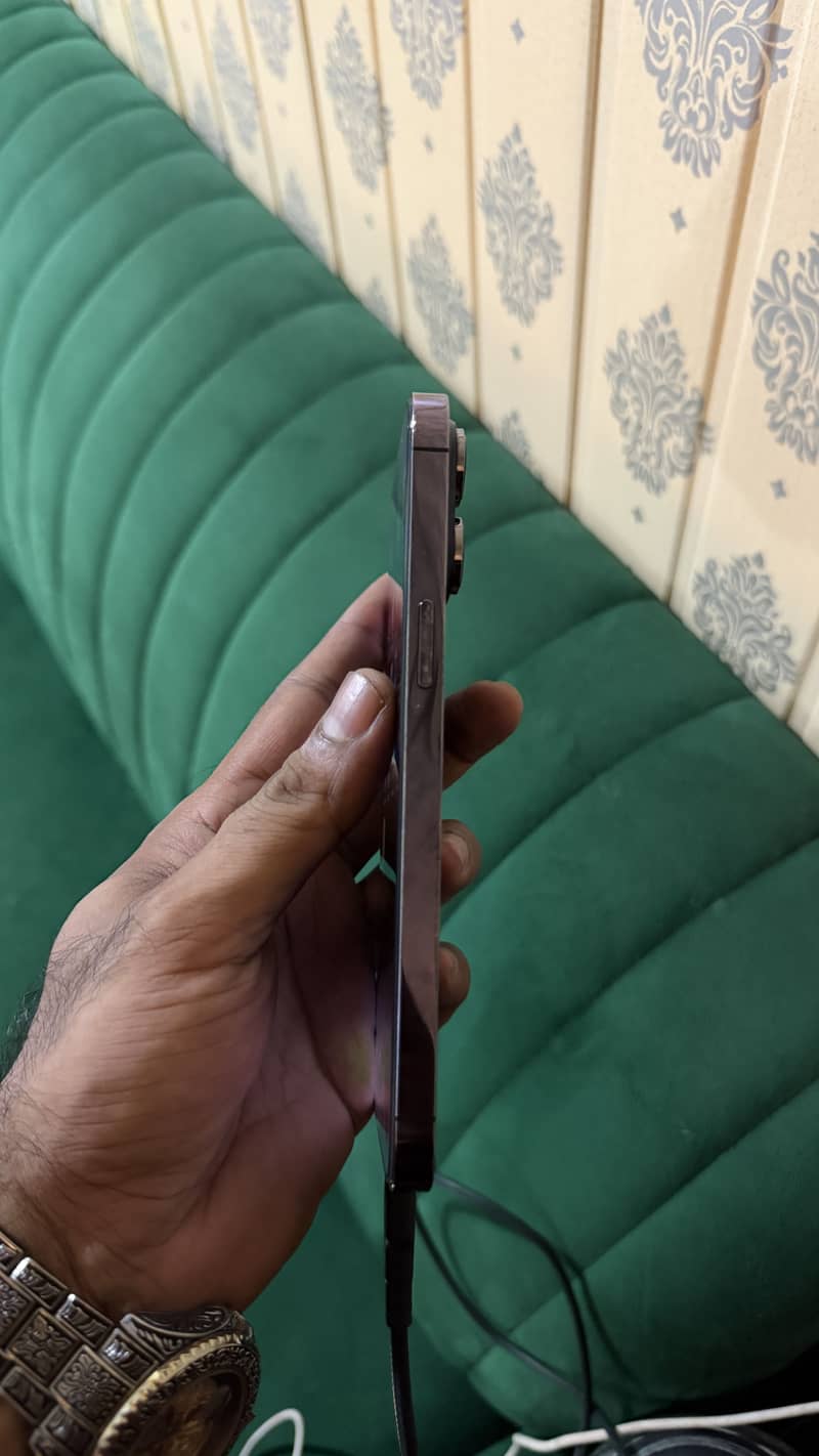 Apple iPhone 14 Pro Max 3