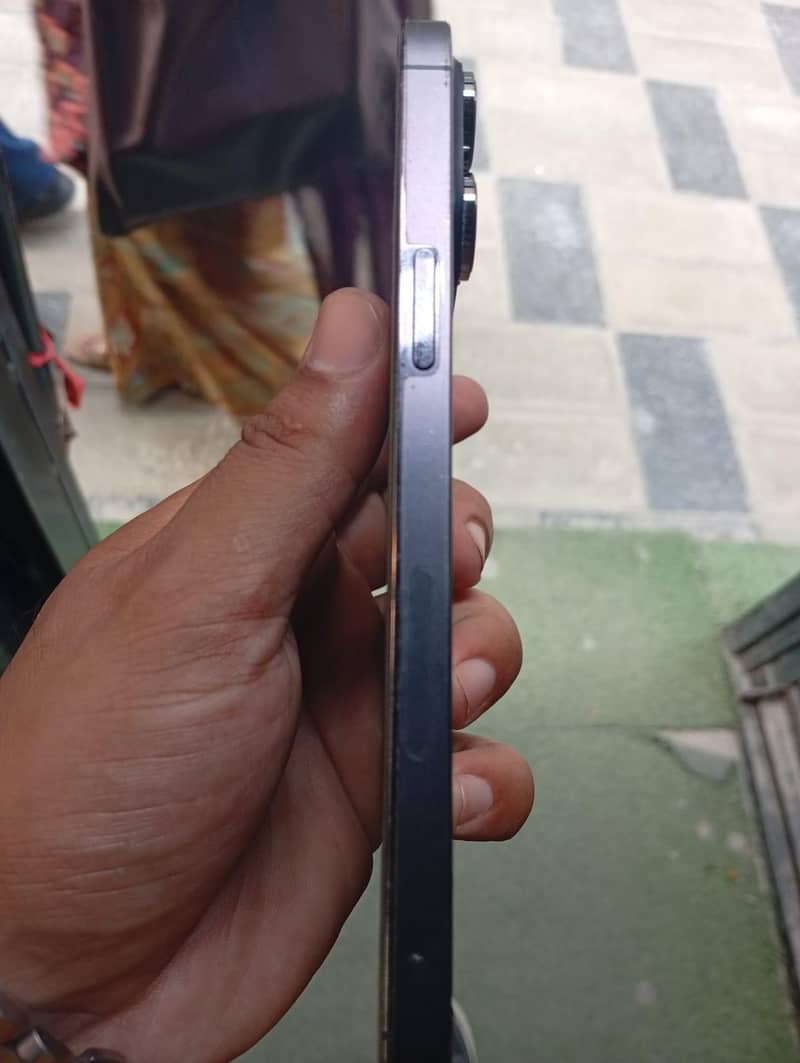Apple iPhone 14 Pro Max 1