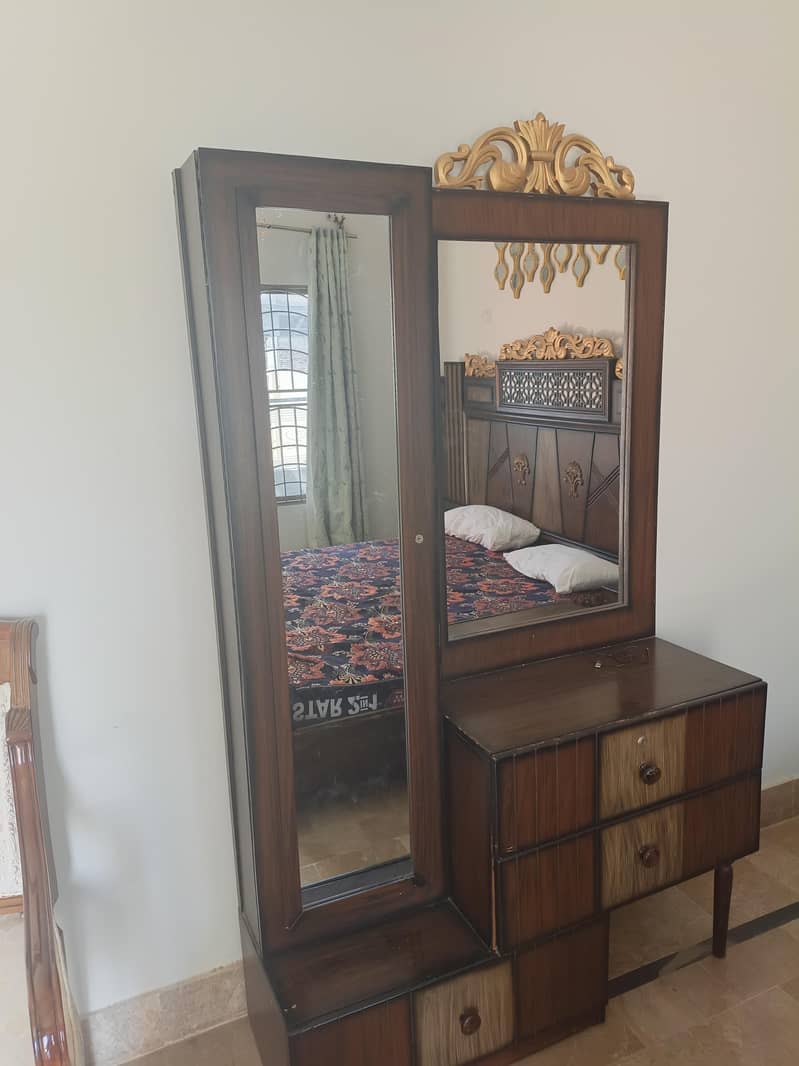 double bed and dressing 0