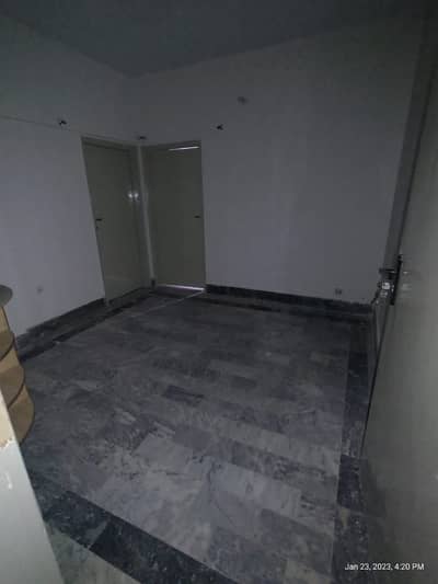 Sale flat Empire Centre 3bed. d d Lift 4th floor Johar mor