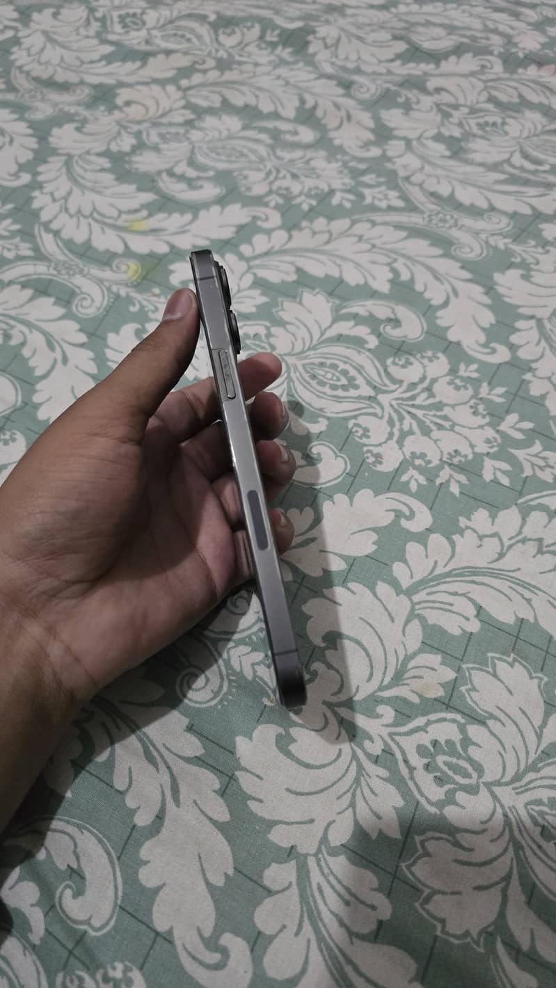 Apple iPhone 13 Pro Max 3