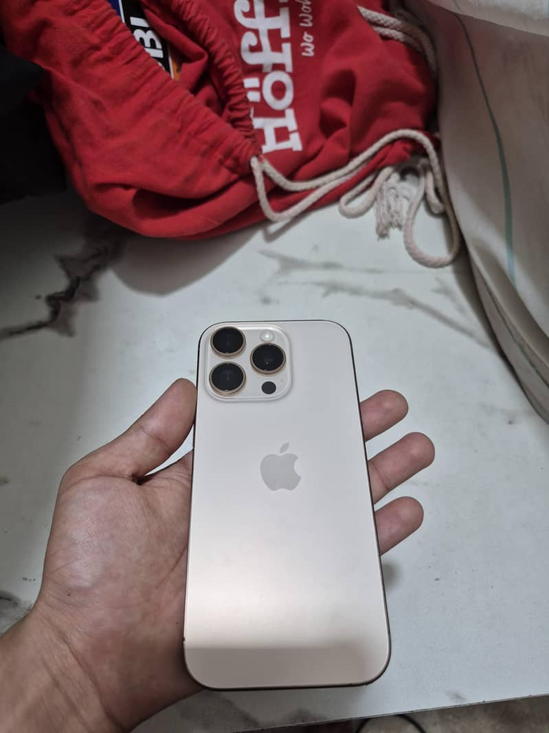 Apple iPhone 16 Pro 1