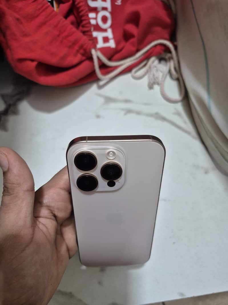 Apple iPhone 16 Pro 2
