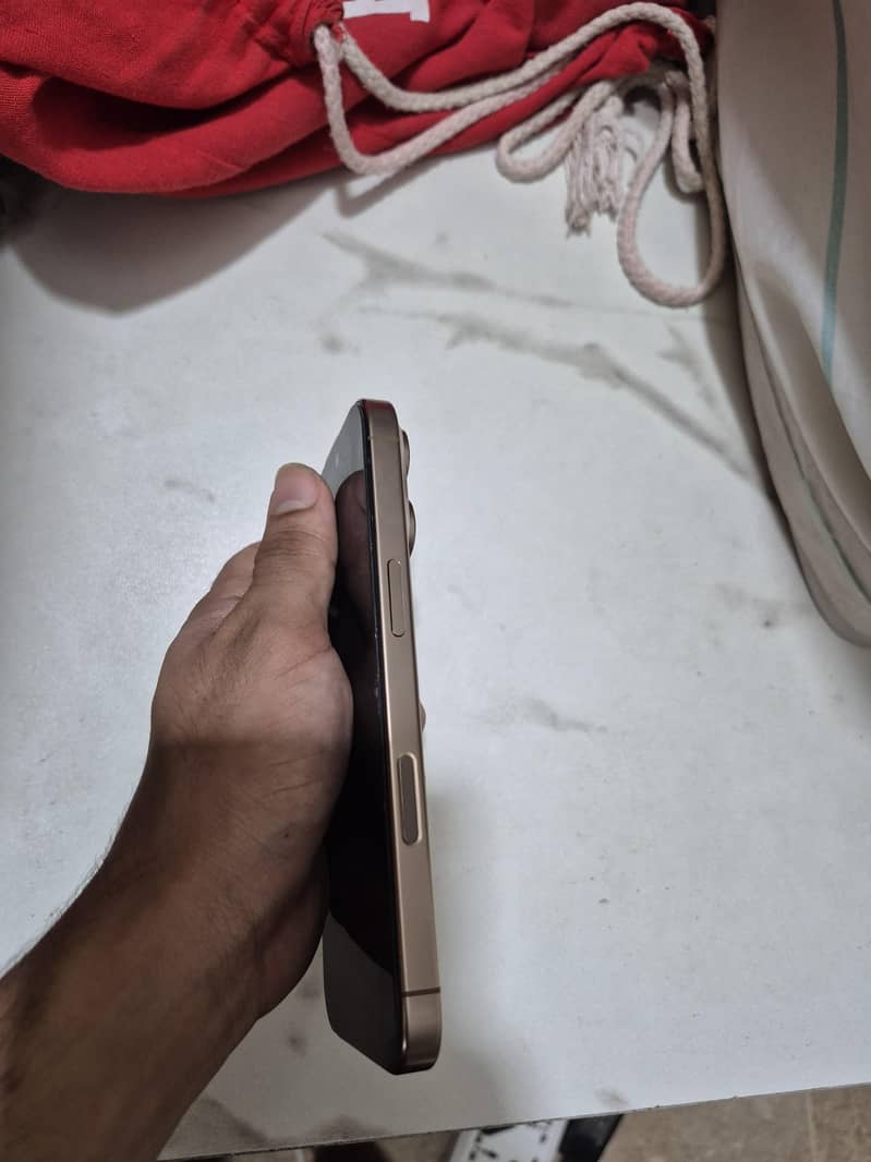 Apple iPhone 16 Pro 5