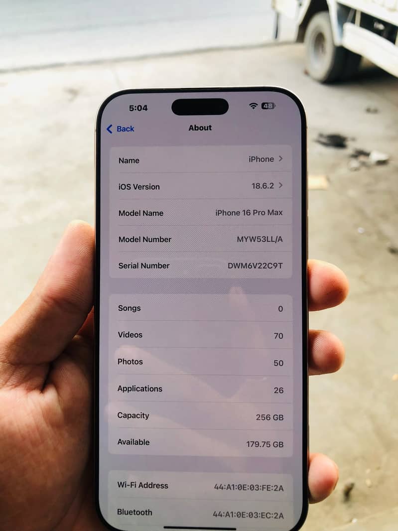 Apple iPhone 16 Pro Max 2