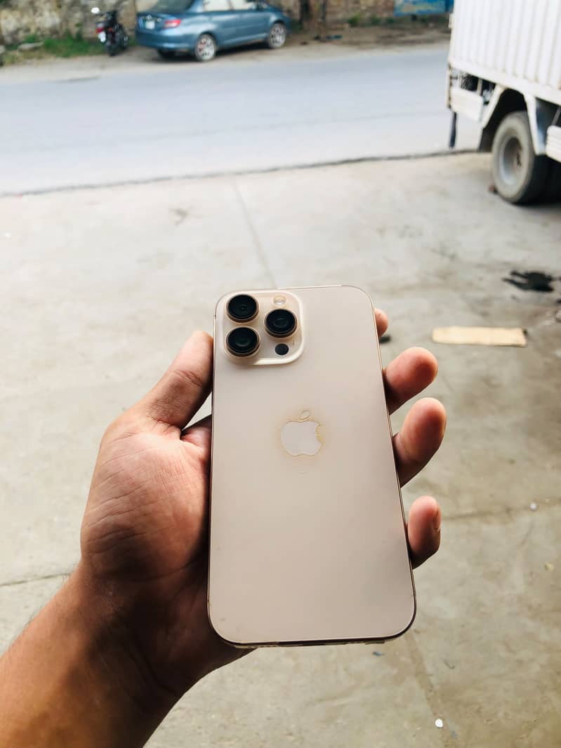 Apple iPhone 16 Pro Max 5