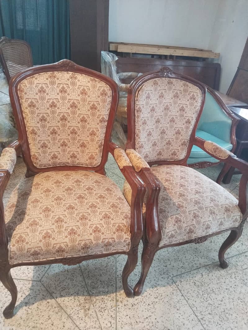 2 cofee table New with 2 coffee chairs 6