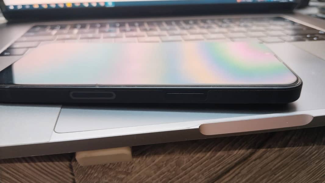 Apple iPhone 13 5