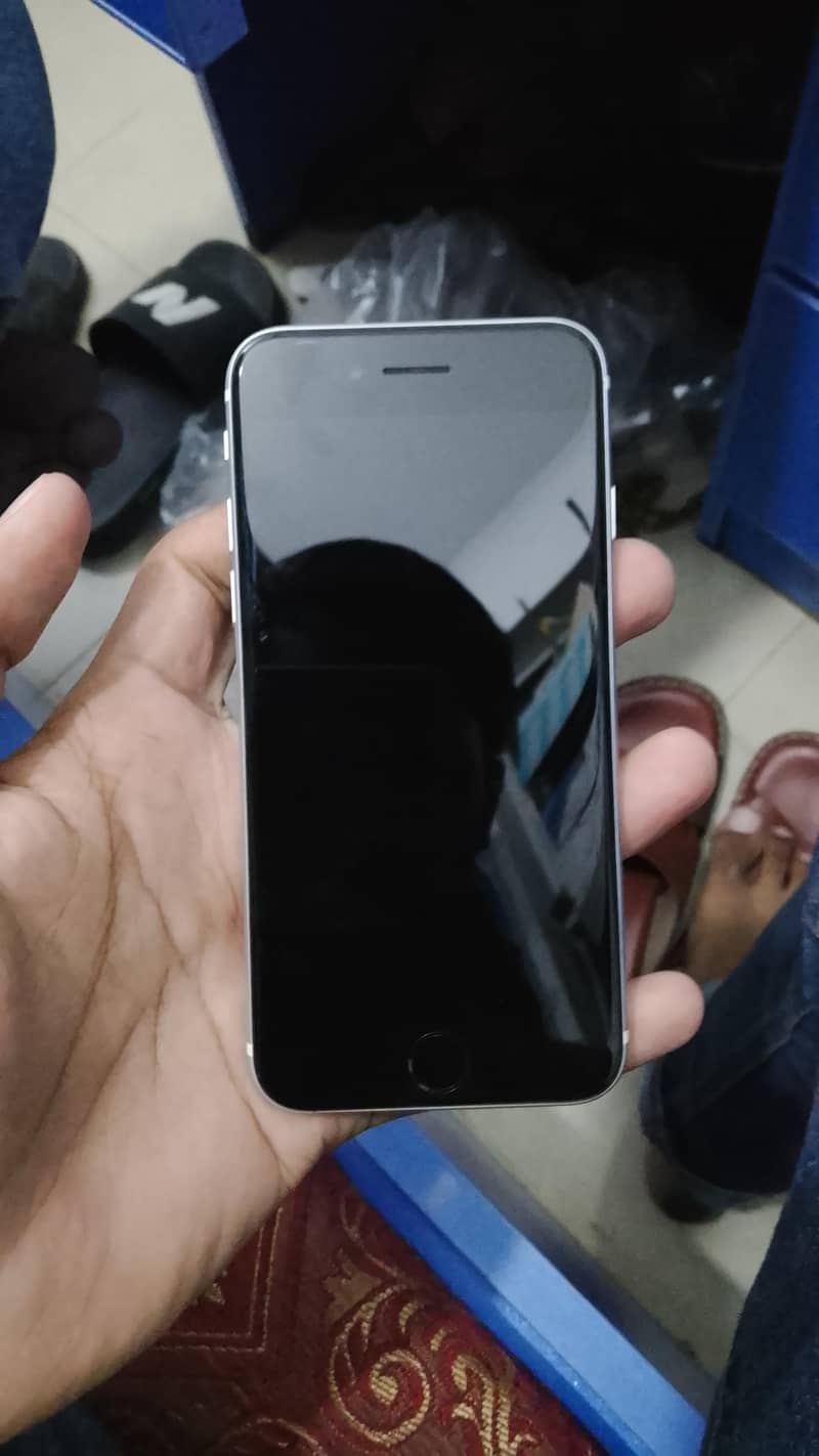 Apple iPhone 13 1