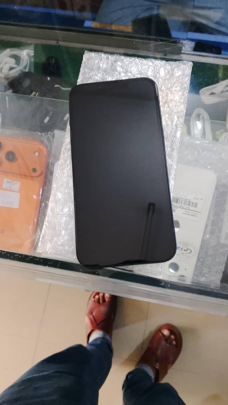 Apple iPhone 13 4