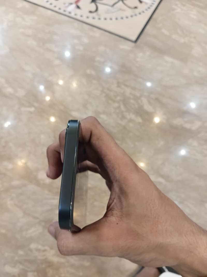 Apple iPhone 12 Pro 2