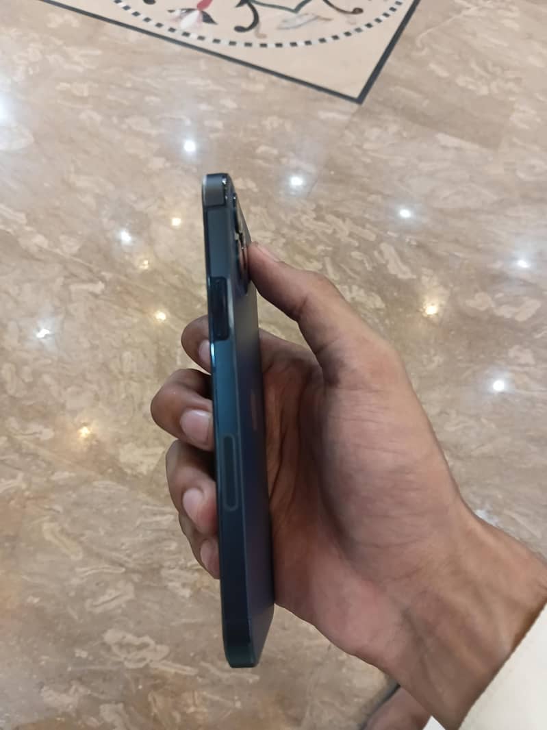 Apple iPhone 12 Pro 4