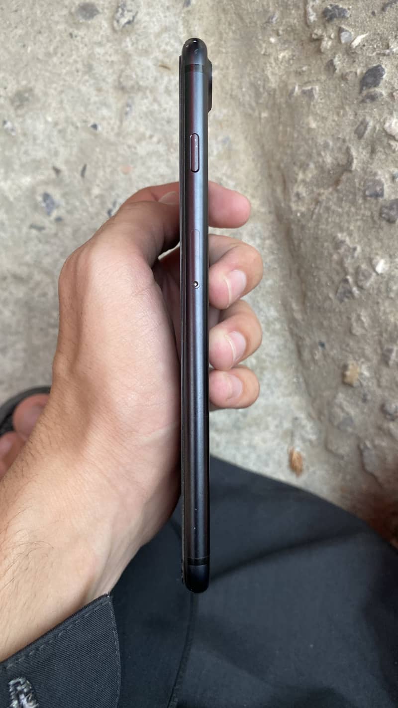 Apple iPhone 7 Plus 1