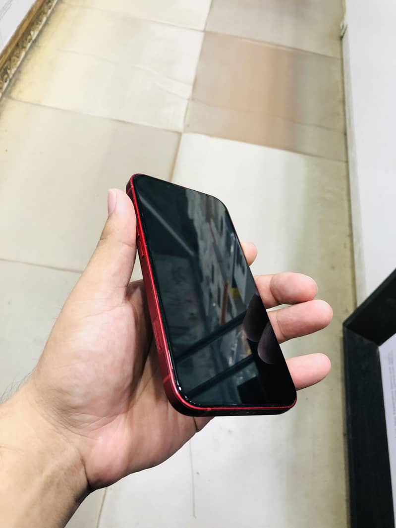 Apple iPhone 13 2