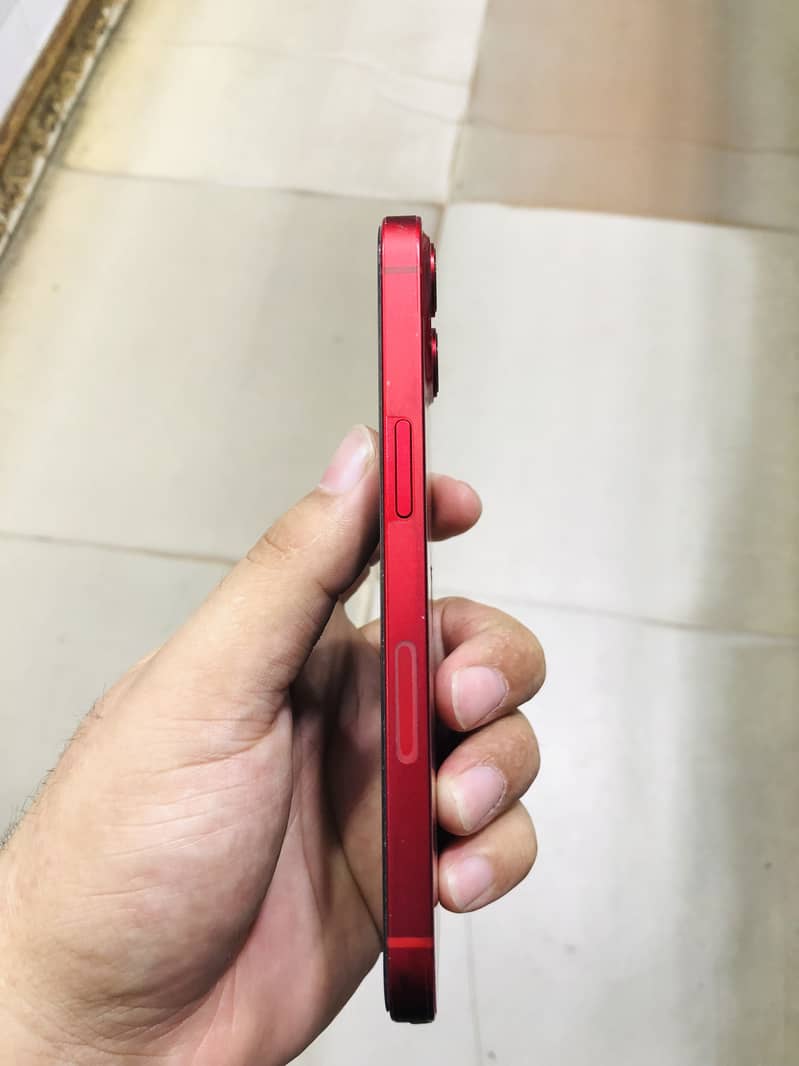 Apple iPhone 13 5