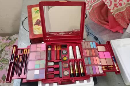 makeup box