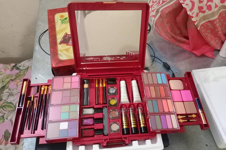 makeup box 0
