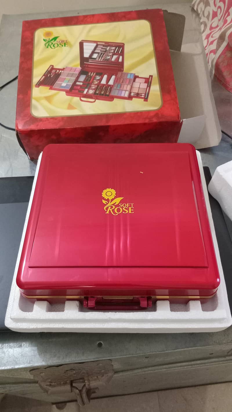 makeup box 3