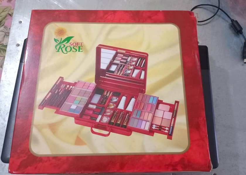 makeup box 4