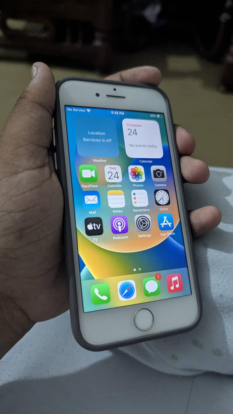 Apple iPhone 8 1
