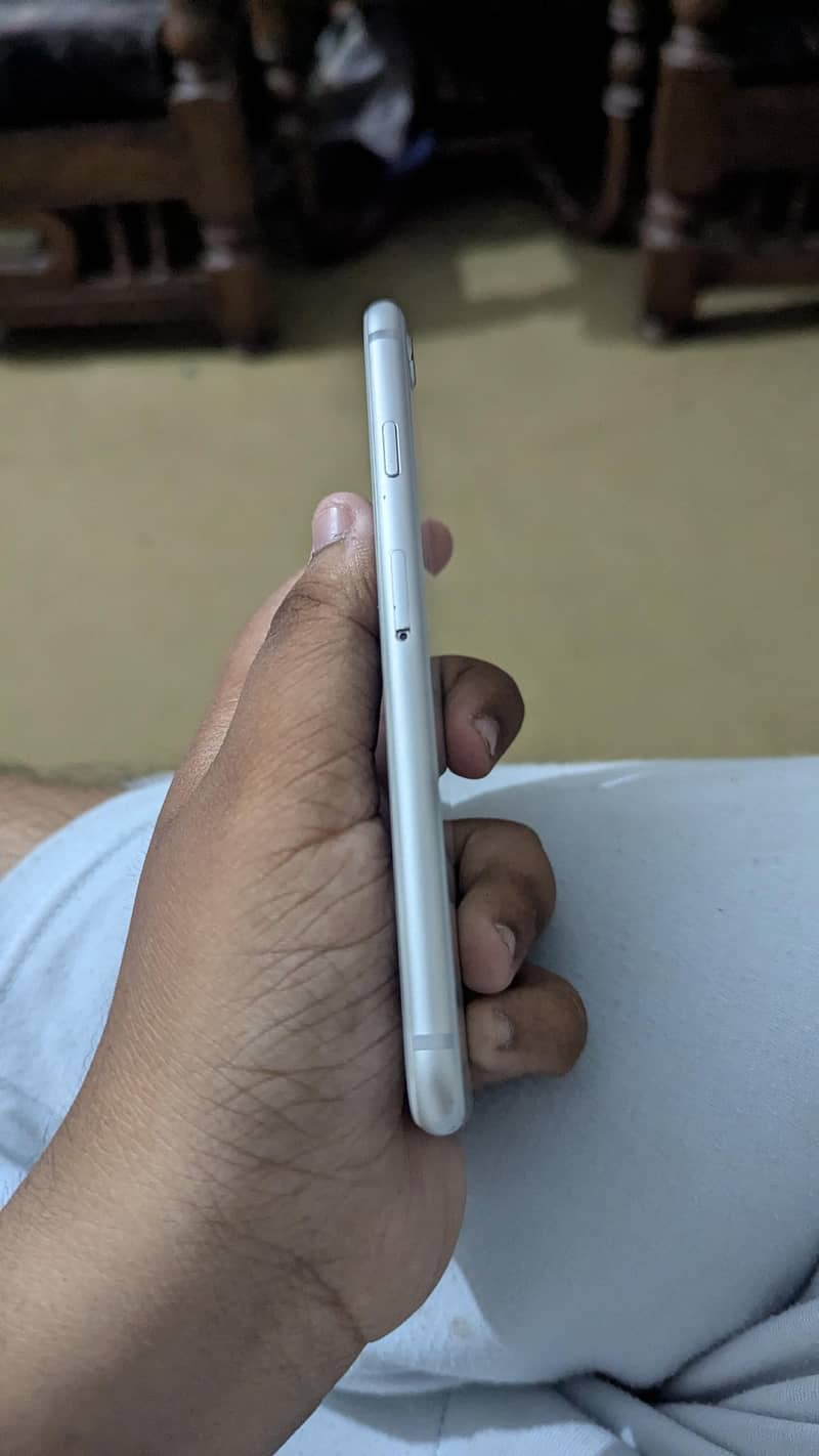 Apple iPhone 8 5